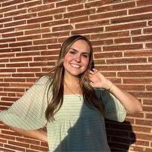 Meet your Posher, Emma